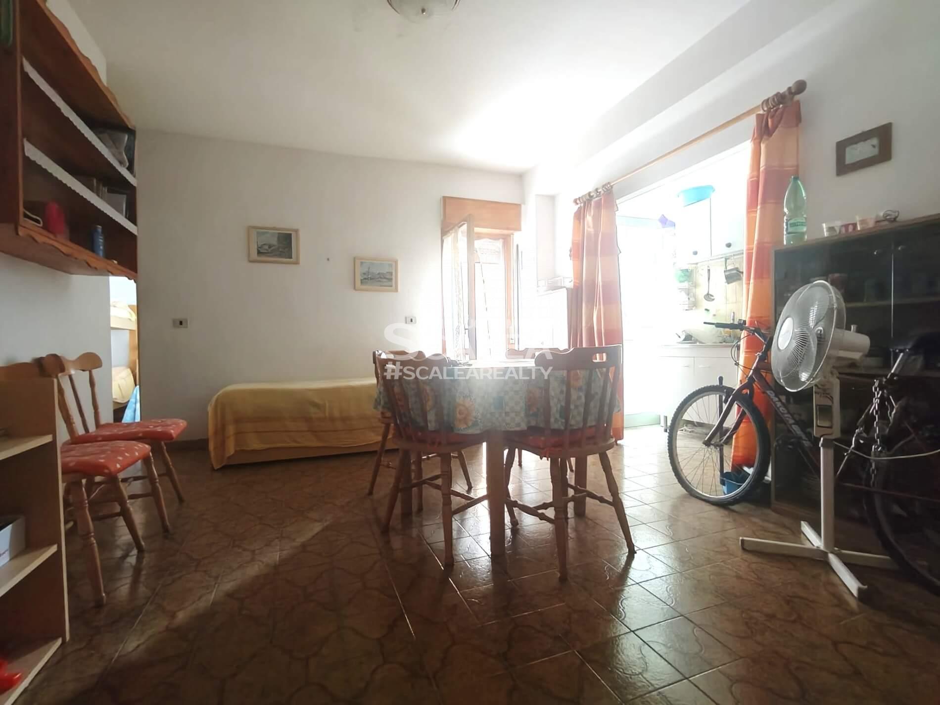 Jednopokojowe mieszkanie na 3 piętrze w centrum Scalea