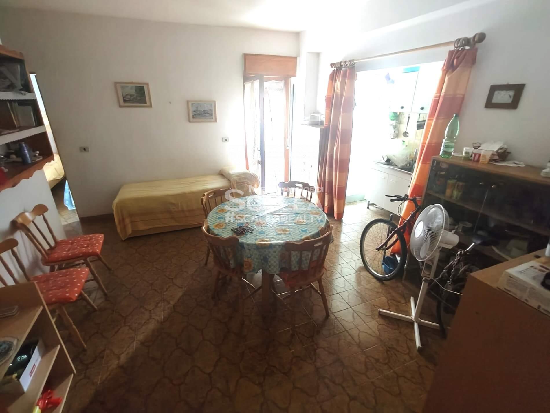 Jednopokojowe mieszkanie na 3 piętrze w centrum Scalea