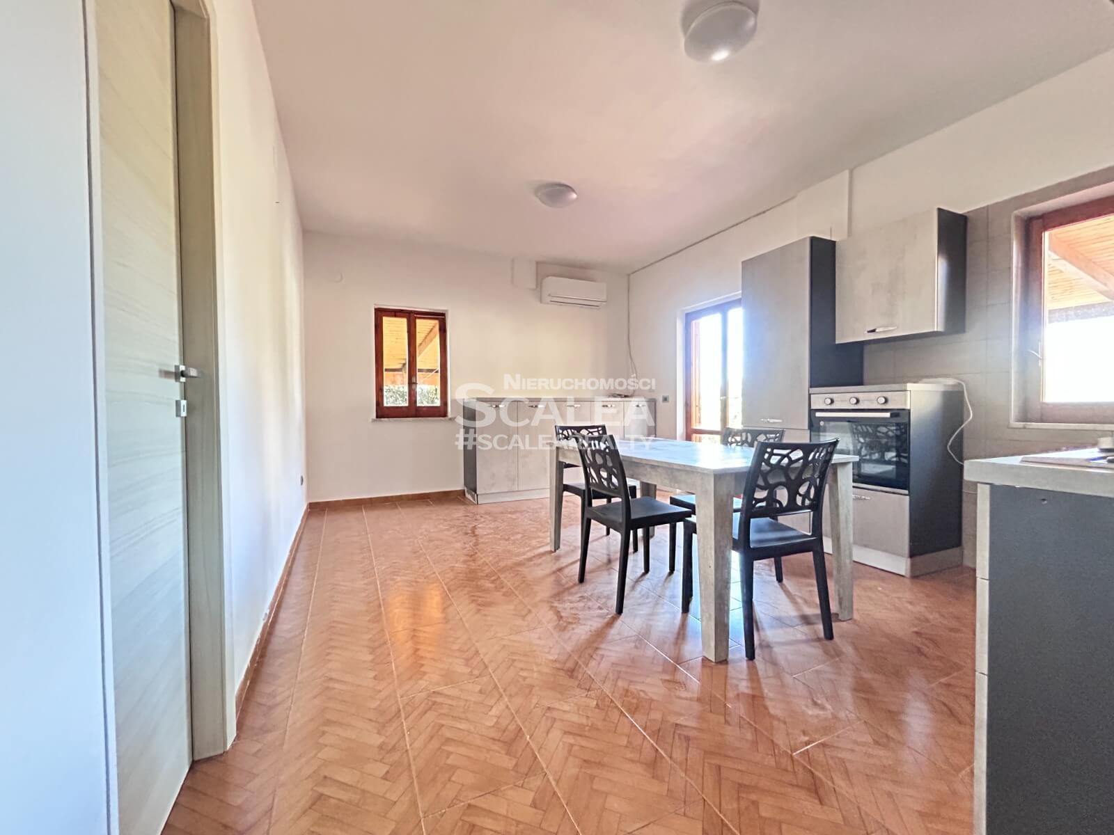 Apartament z widokiem na morze i ogrodem w centrum Scalea