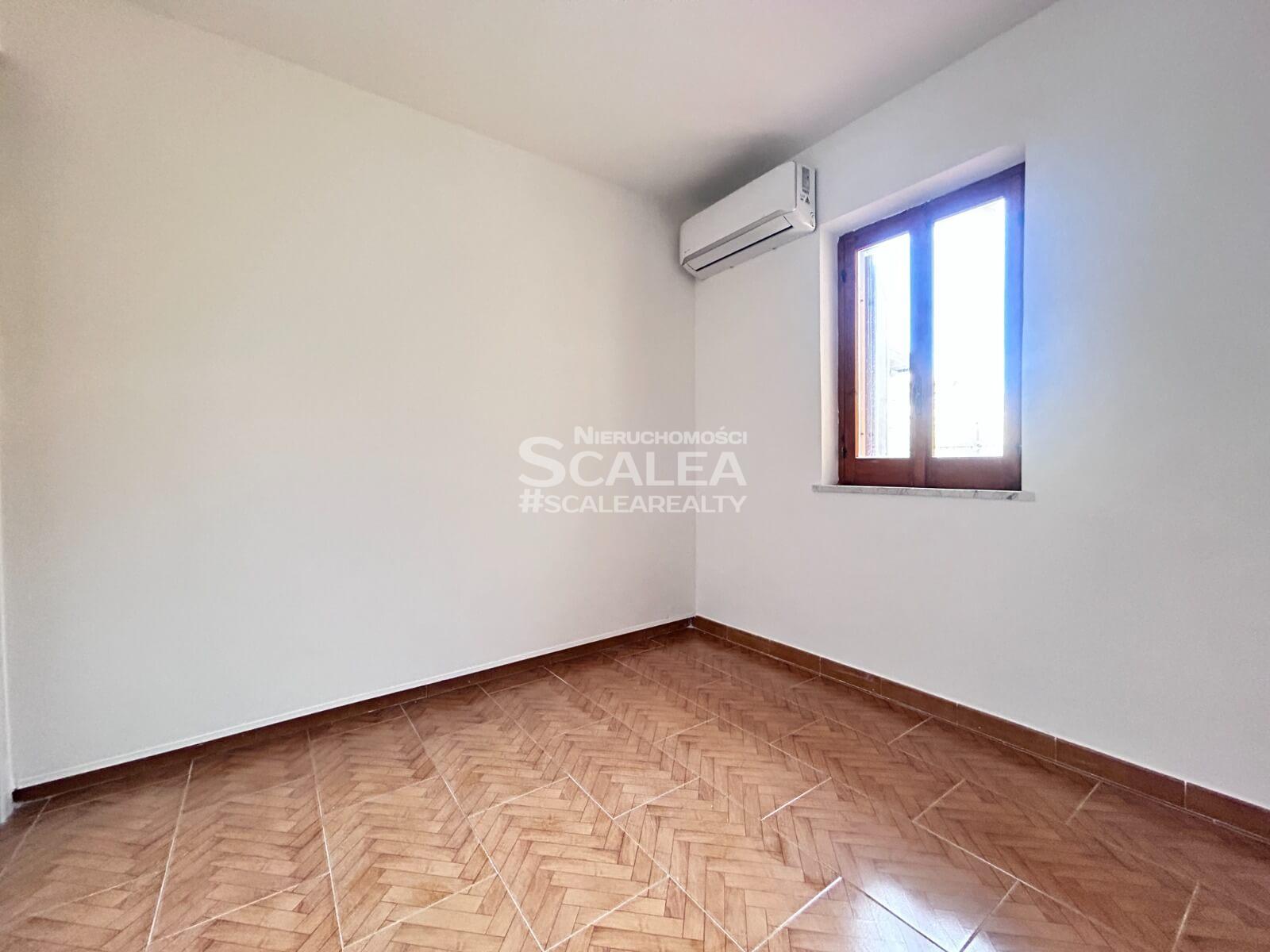 Apartament z widokiem na morze i ogrodem w centrum Scalea
