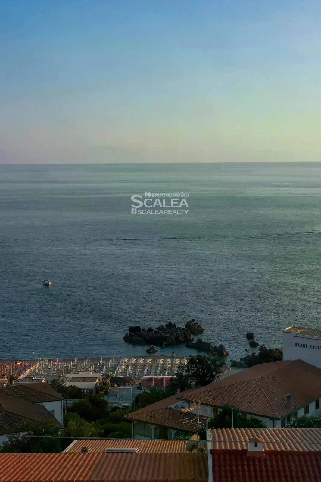 Luksusowy apartament z tarasem i widokiem na morze na sprzedaż w Scalea