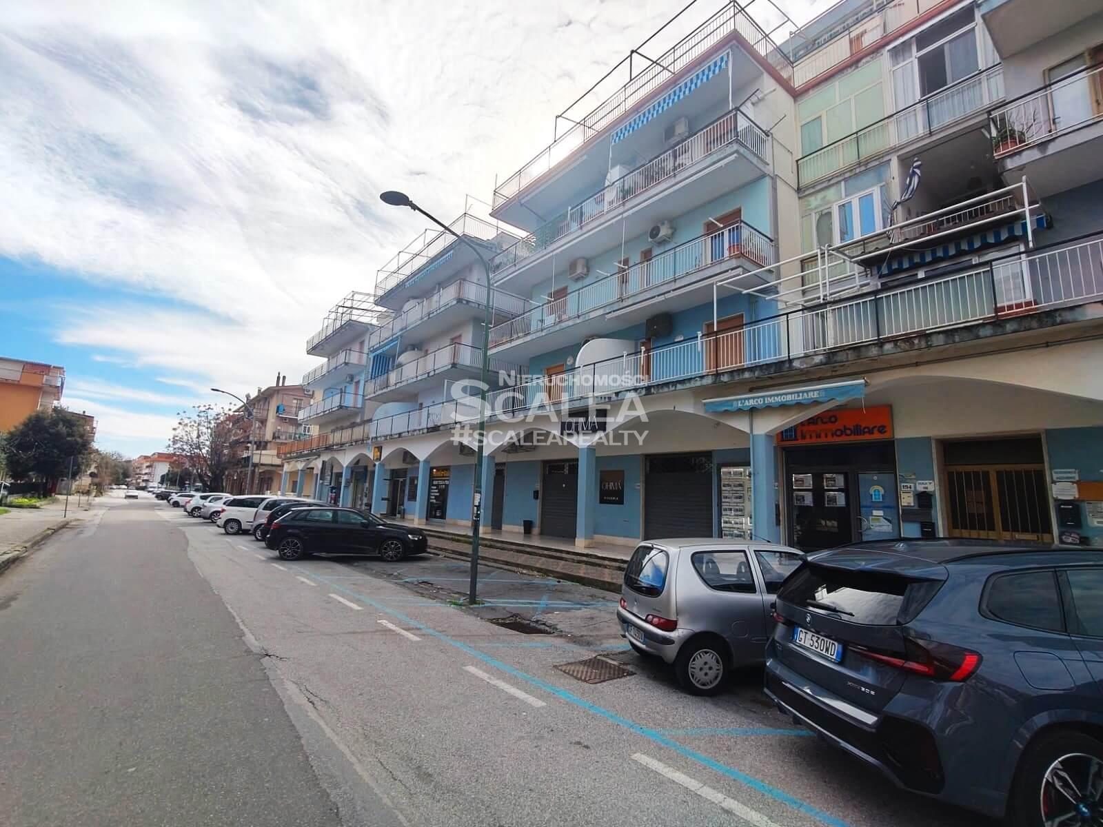 Atrakcyjne cenowo mieszkanie w Scalea na 3 kondygnacji, 60 metrów kwadratowych.