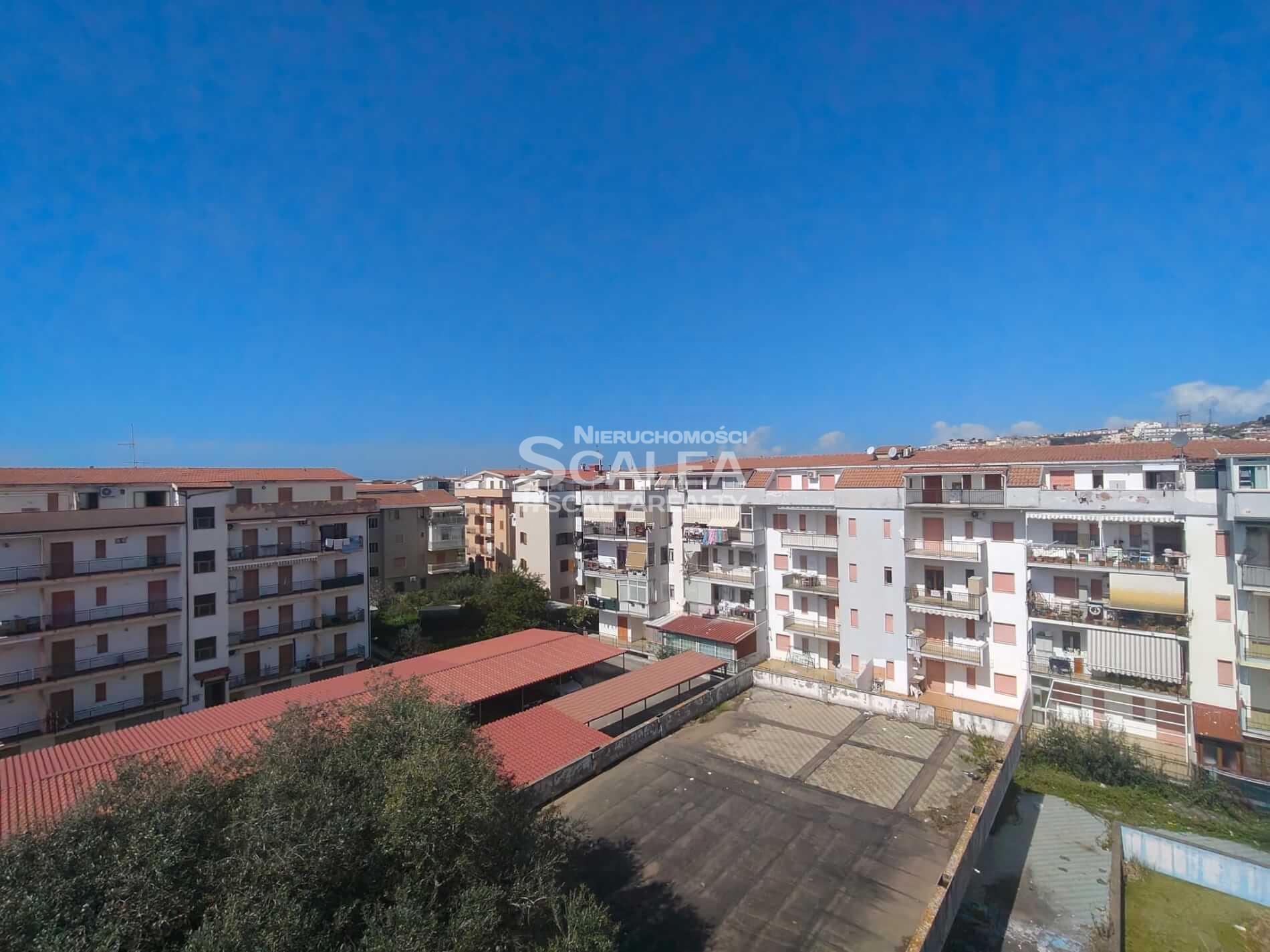 Mieszkanie na 5 kondygnacji w parku "Flora"