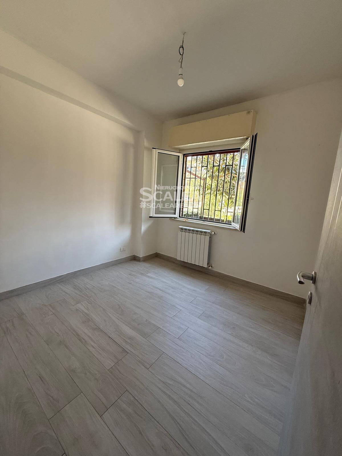 Mieszkanie z ogrodem, remont kapitalny, ogrzewanie w Scalea