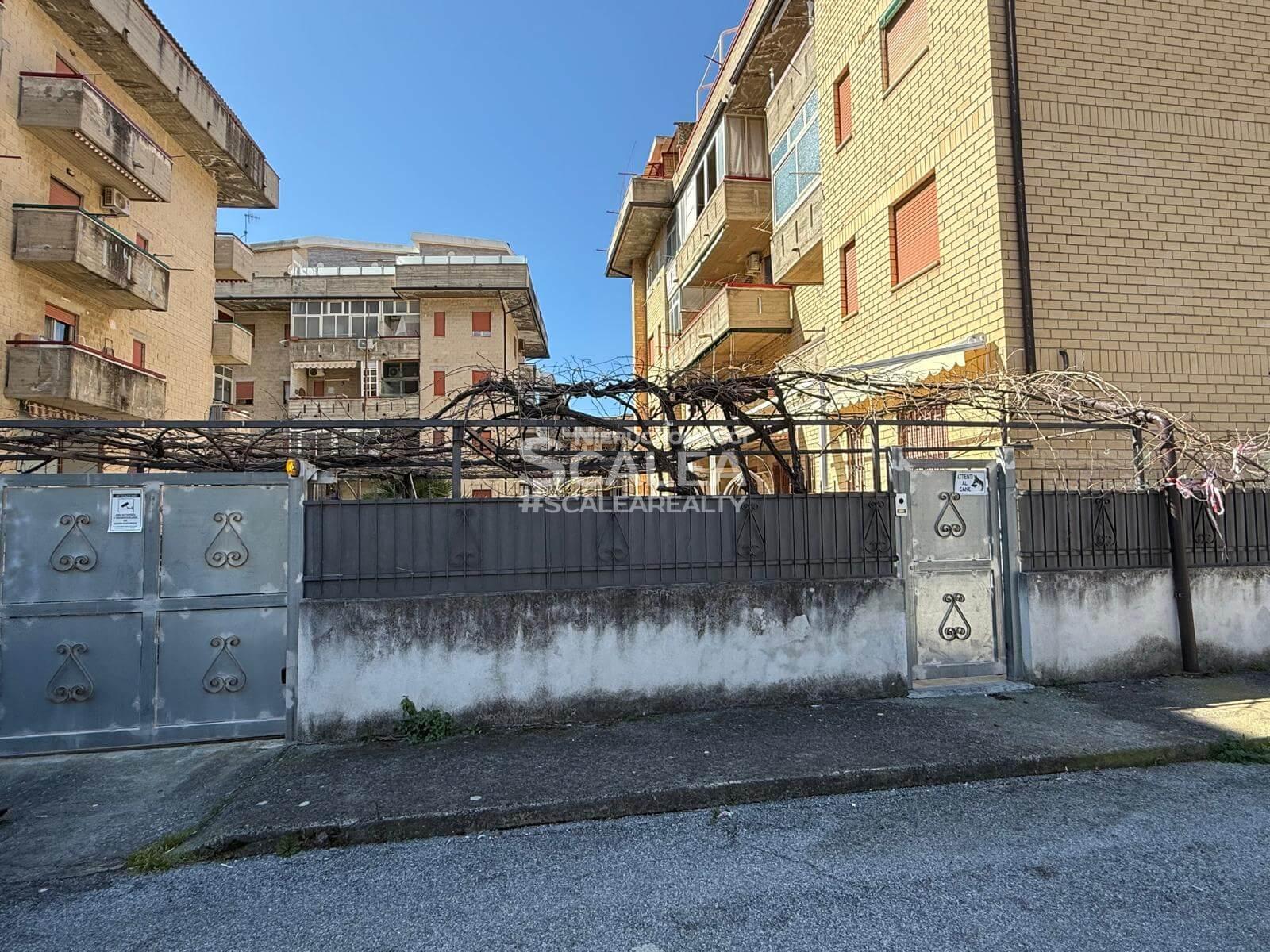 Mieszkanie z ogrodem, remont kapitalny, ogrzewanie w Scalea