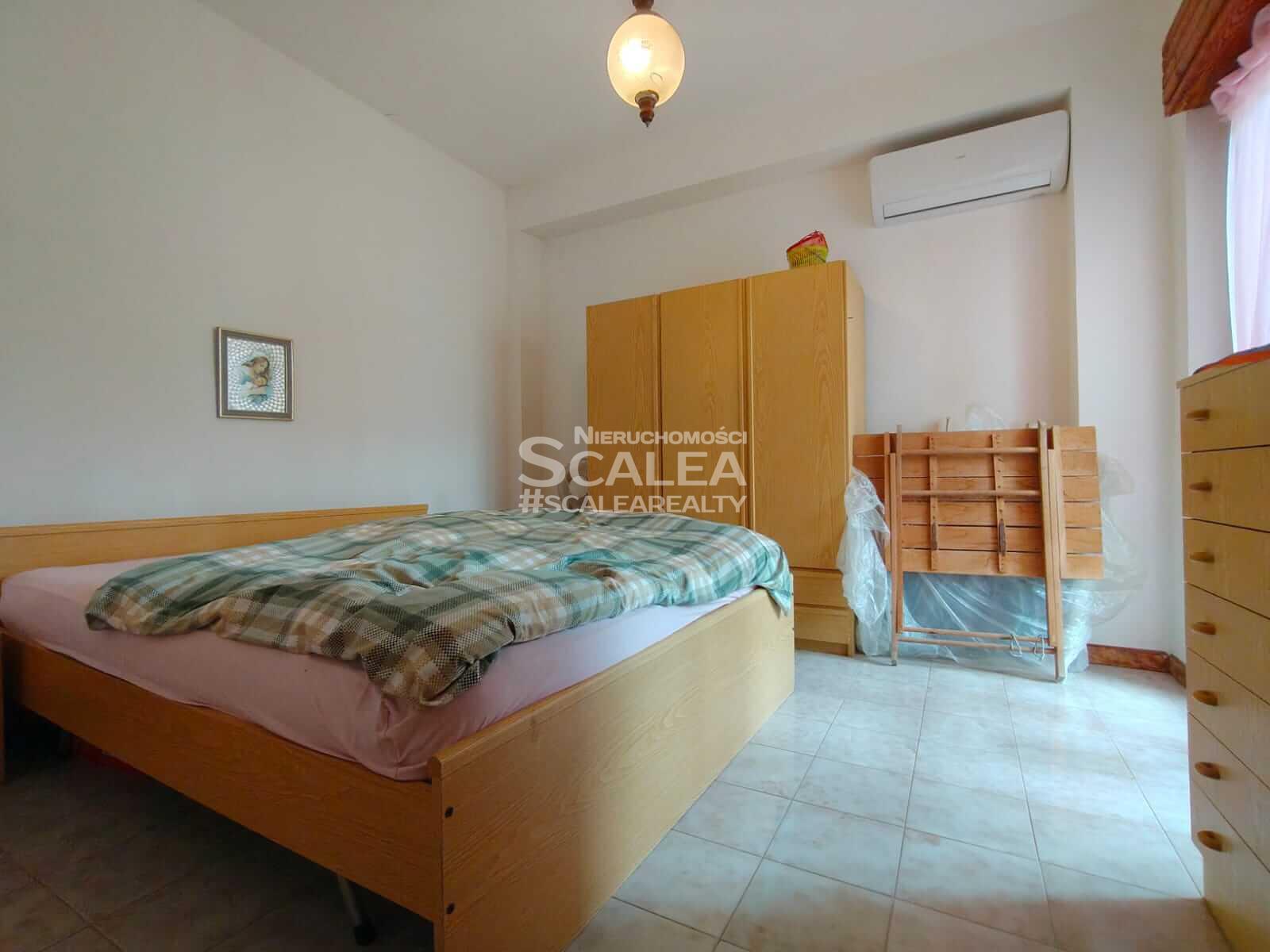 Trzypokojowe mieszkanie z solarium w atrakcyjnej cenie w Scalea
