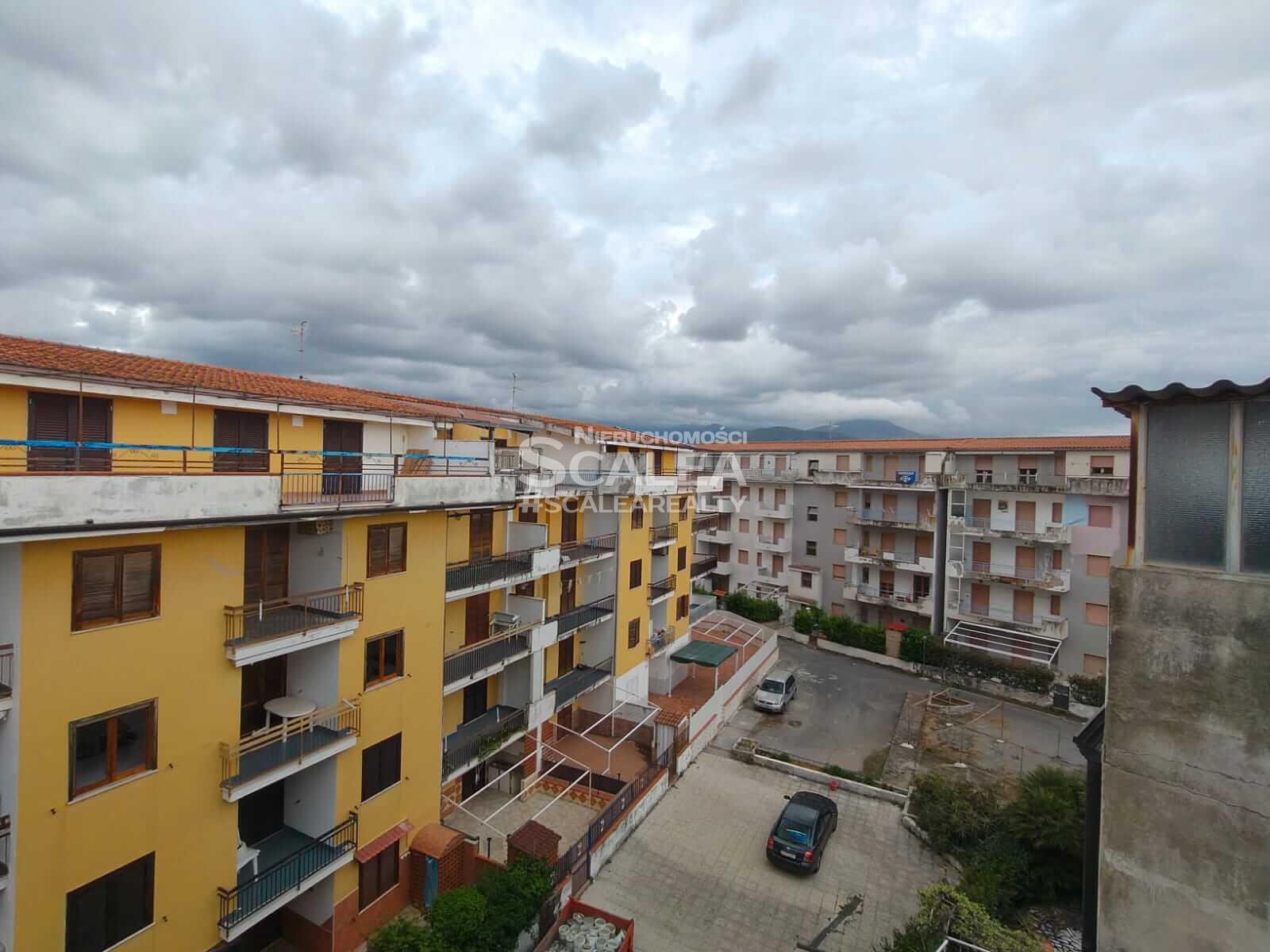 Trzypokojowe mieszkanie z solarium w atrakcyjnej cenie w Scalea