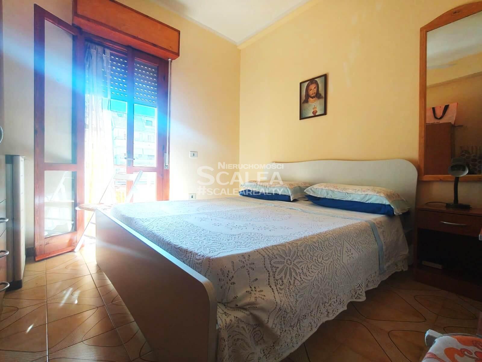 Mieszkanie w dobrym stanie na 2 piętrze z tarasem 10 mkw.