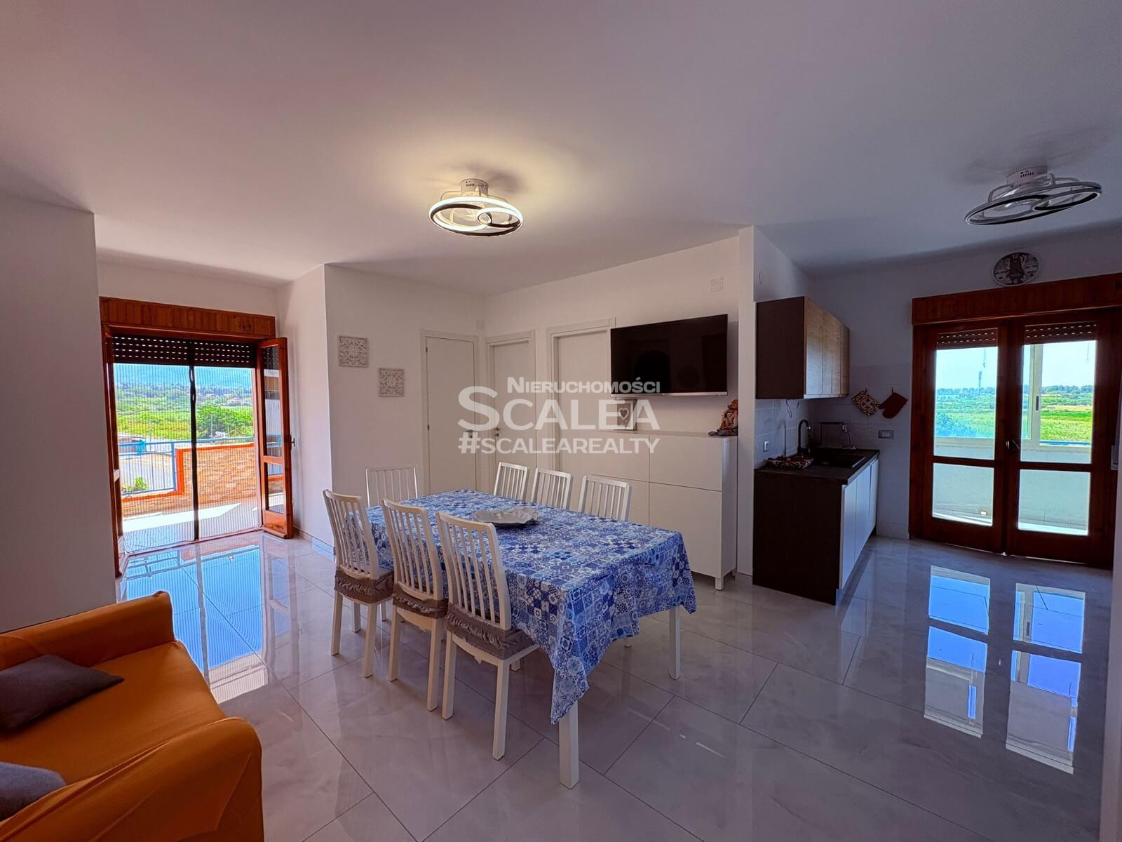 Apartament 120 mkw. z 3 sypialniami w Scalea