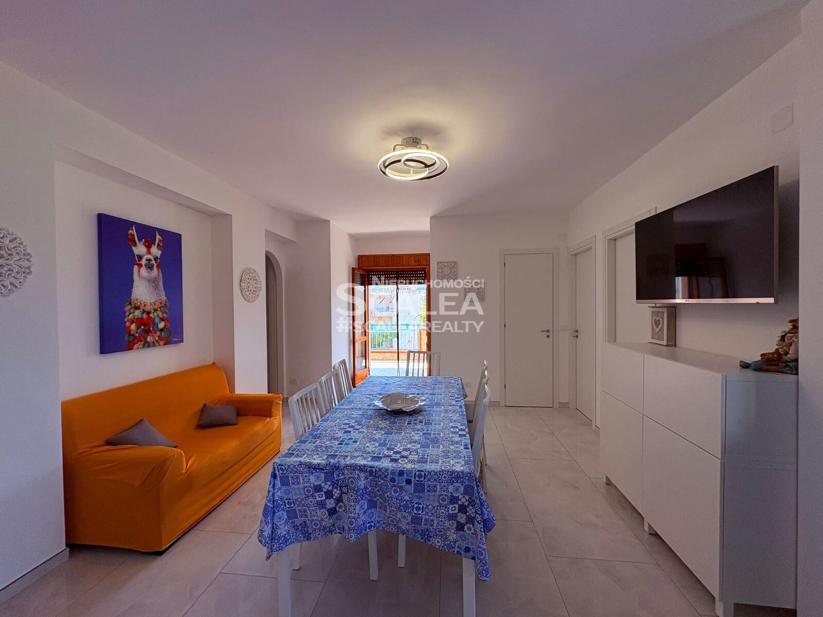 Apartament 120 mkw. z 3 sypialniami w Scalea