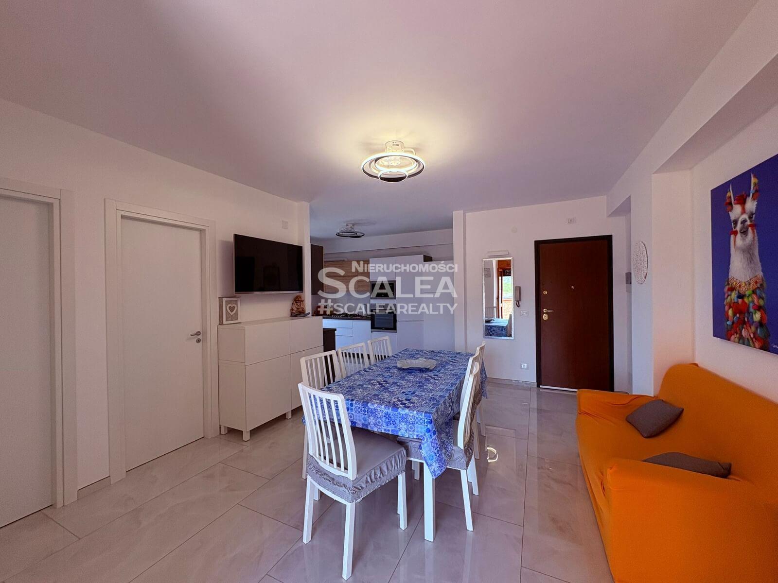 Apartament 120 mkw. z 3 sypialniami w Scalea