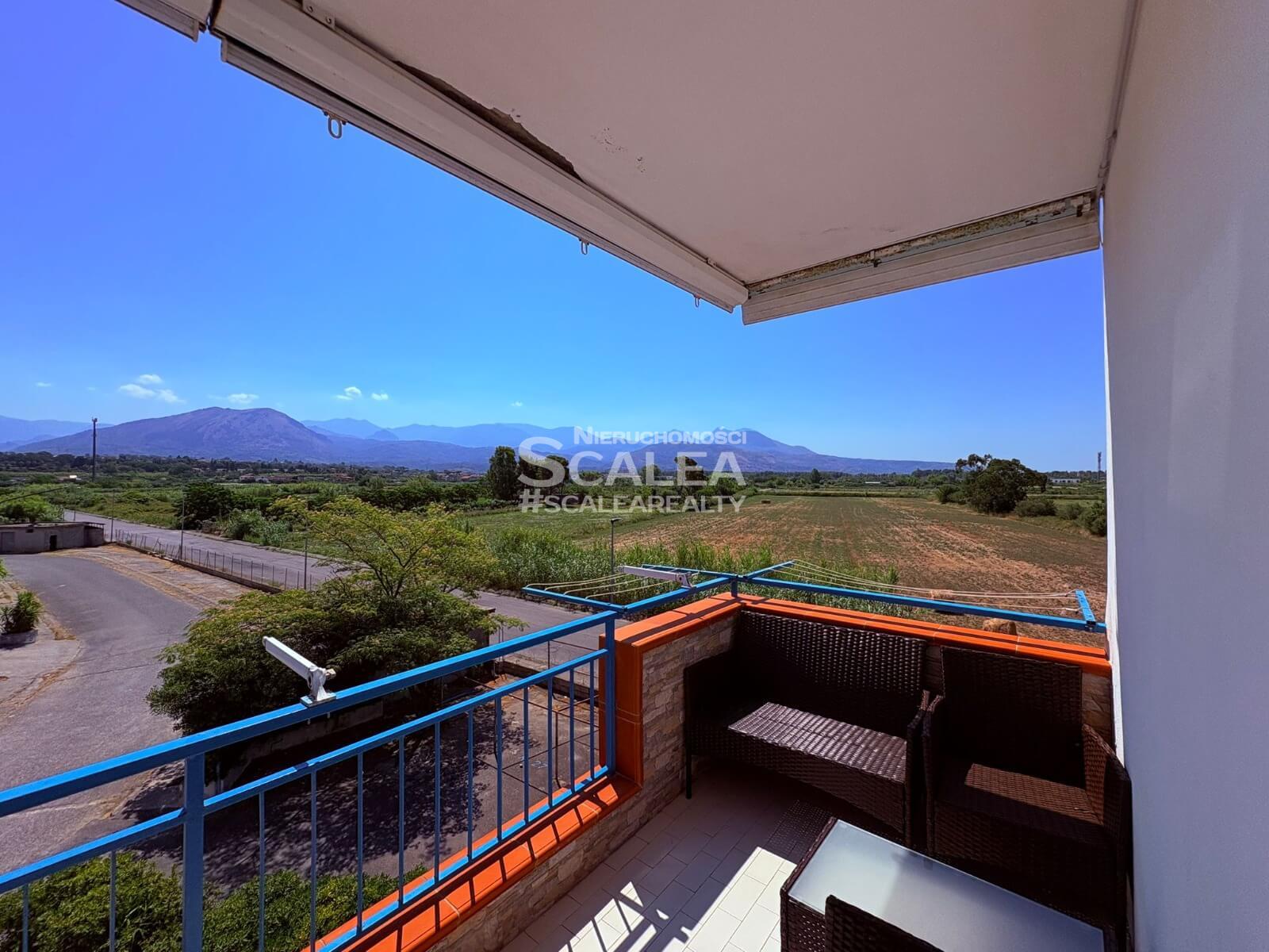 Apartament 120 mkw. z 3 sypialniami w Scalea