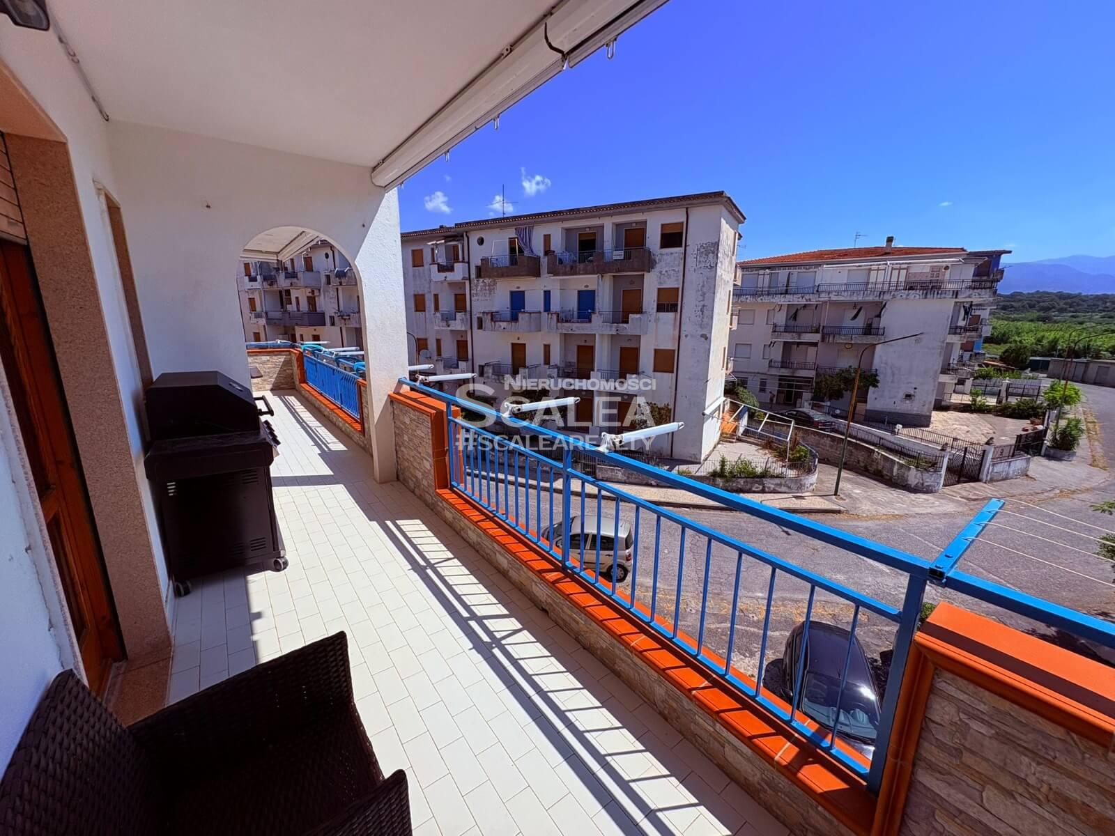 Apartament 120 mkw. z 3 sypialniami w Scalea