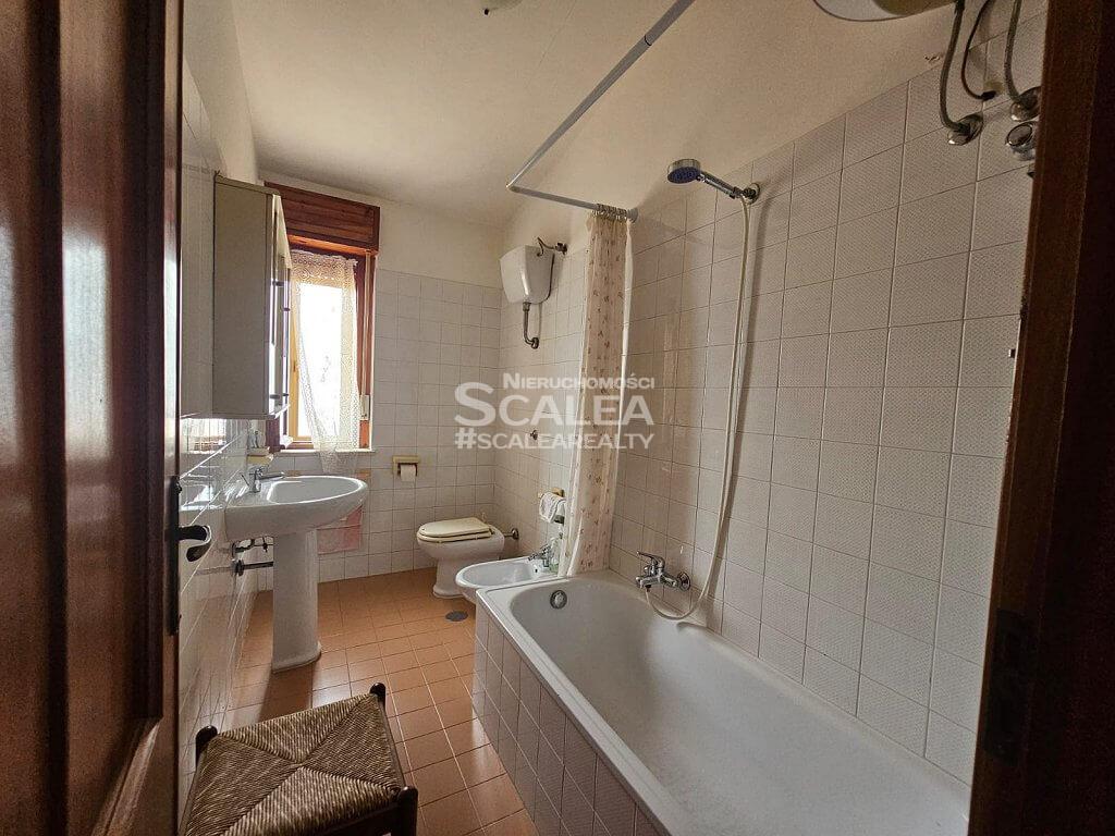 Apartament z garażem, w centrum Scalea, 80 m2 z widokiem na morze