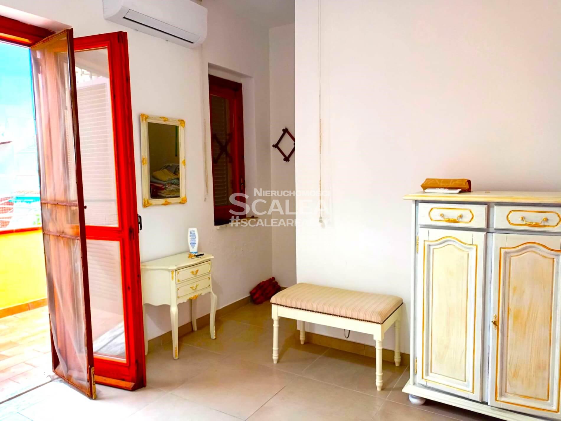 Willa w Baia del Carpino z basenem i widokiem na morze