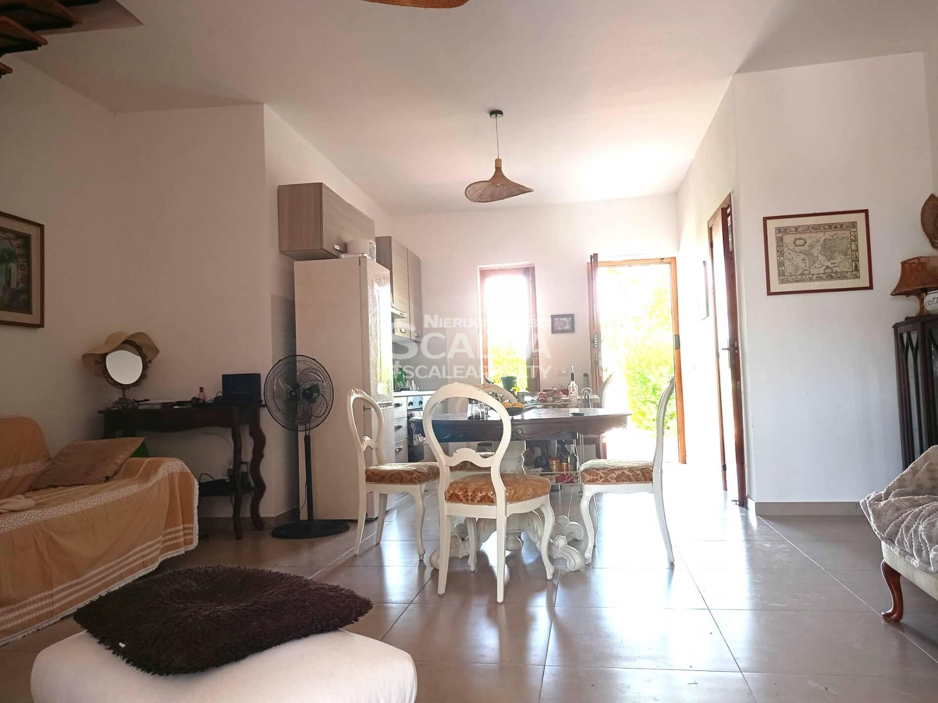 Willa w Baia del Carpino z basenem i widokiem na morze