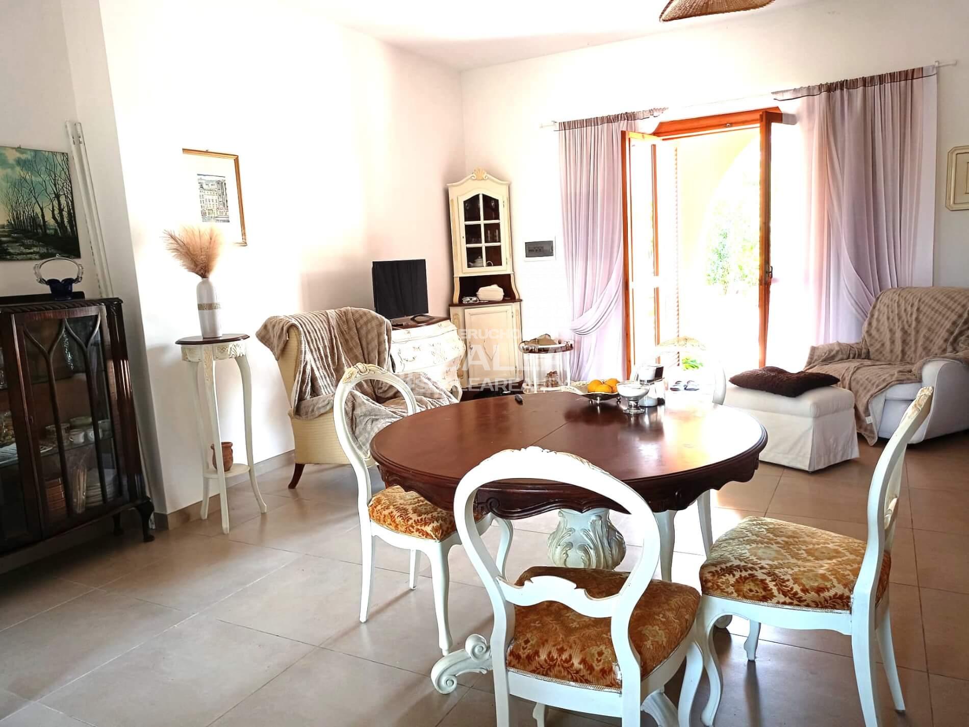 Willa w Baia del Carpino z basenem i widokiem na morze