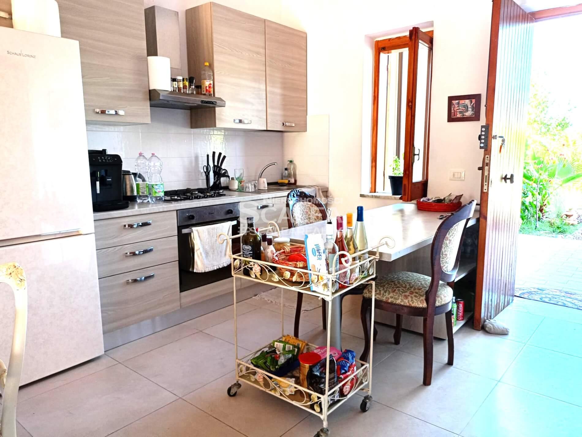 Willa w Baia del Carpino z basenem i widokiem na morze