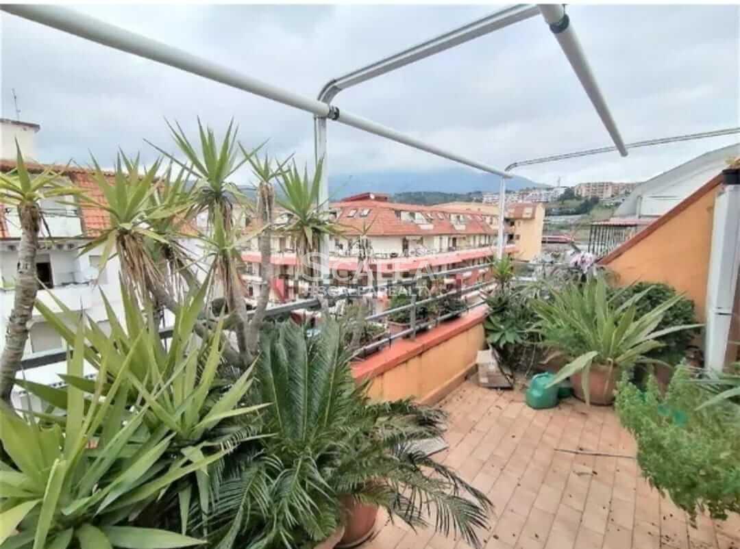 Mini-apartament na 5 kondygnacji w centrum Scalea
