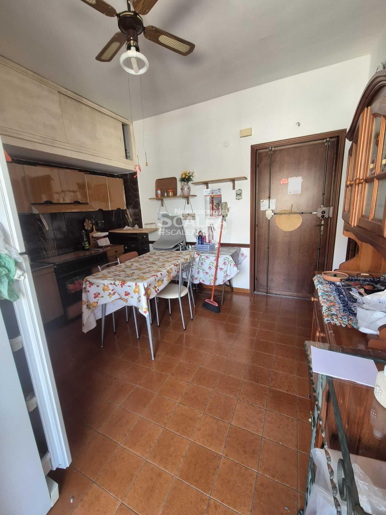 Scalea, mieszkanie trzypokojowe na 4 kondygnacji w budynku z windą