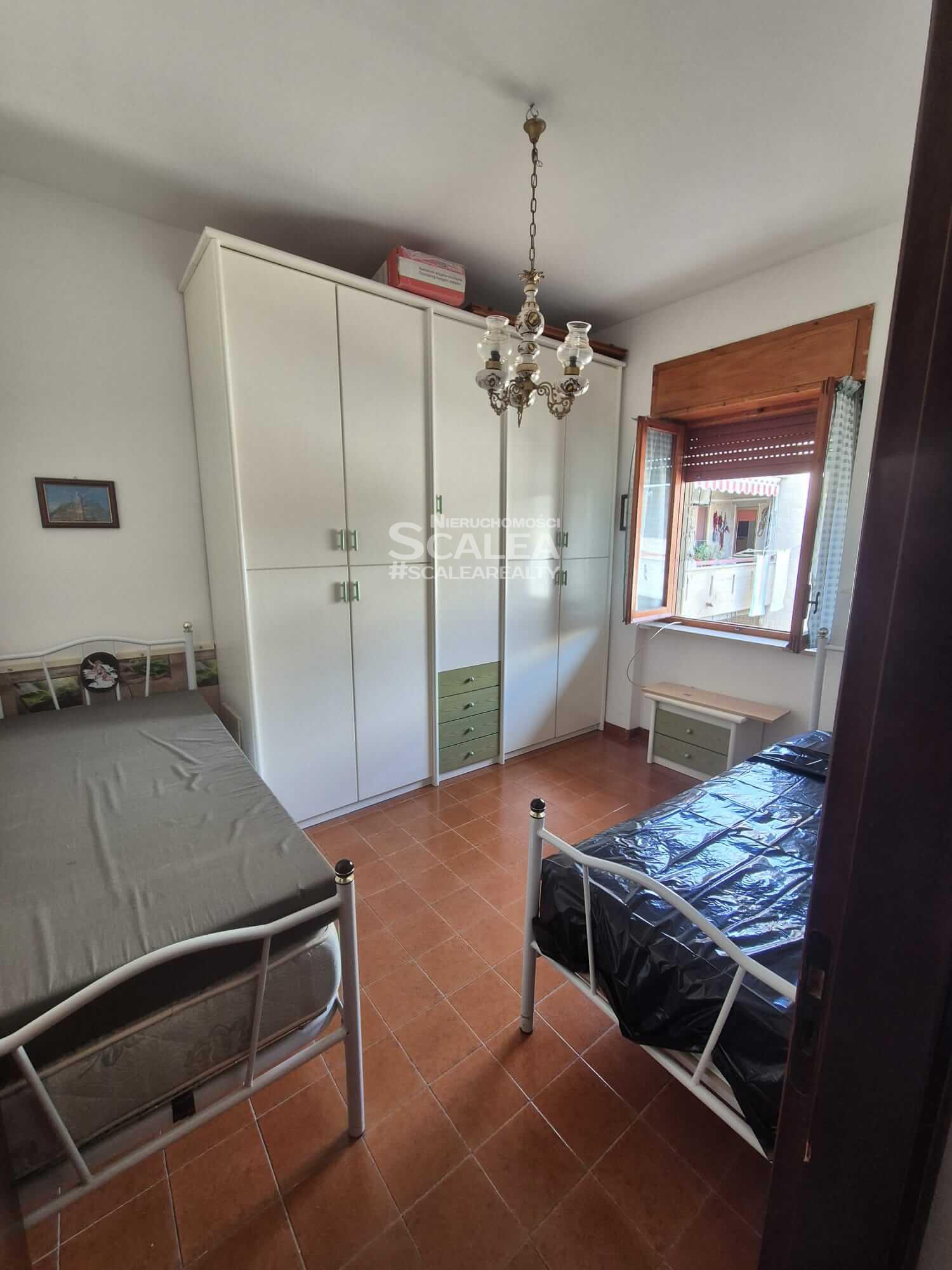 Scalea, mieszkanie trzypokojowe na 4 kondygnacji w budynku z windą