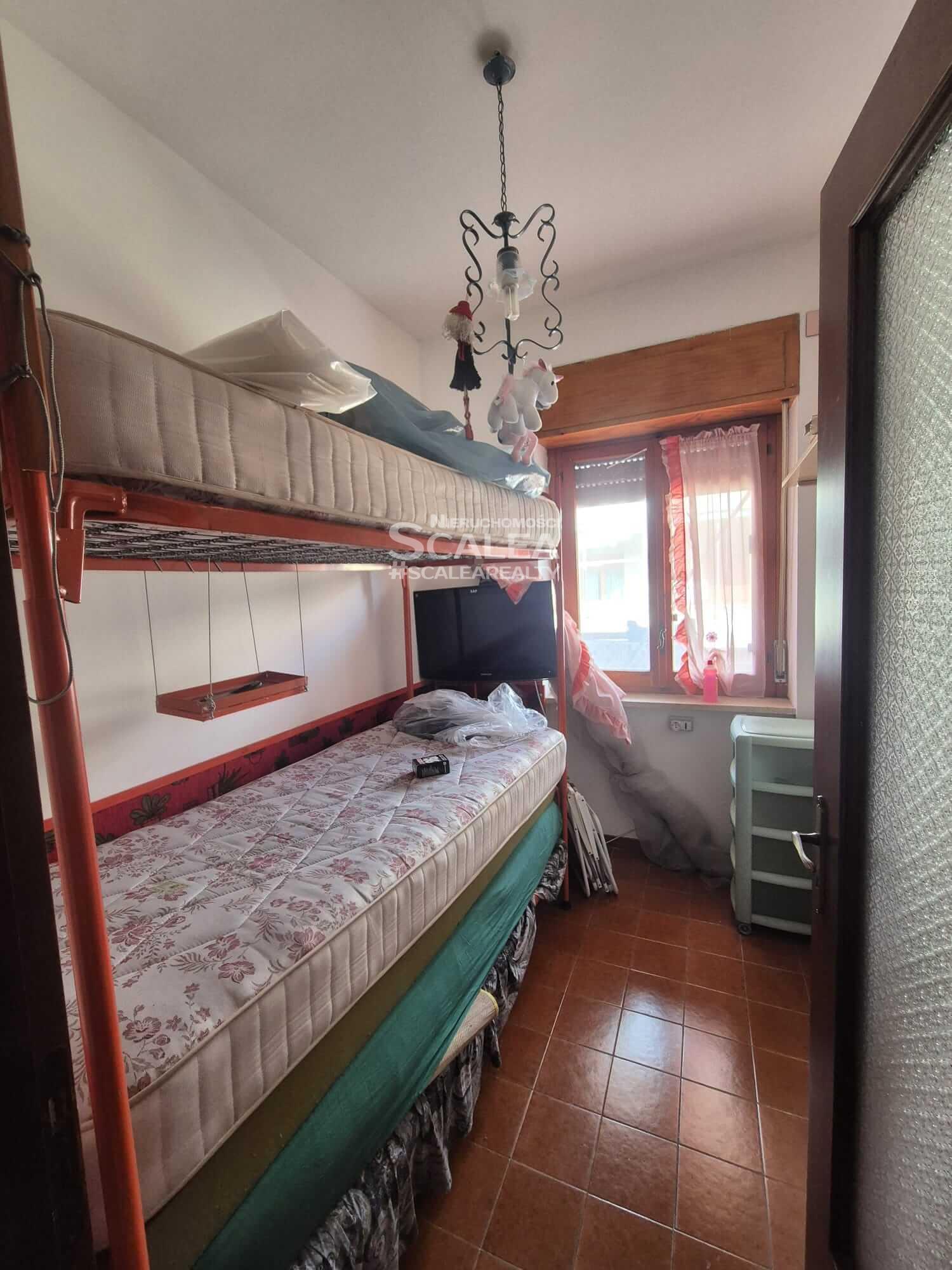 Scalea, mieszkanie trzypokojowe na 4 kondygnacji w budynku z windą