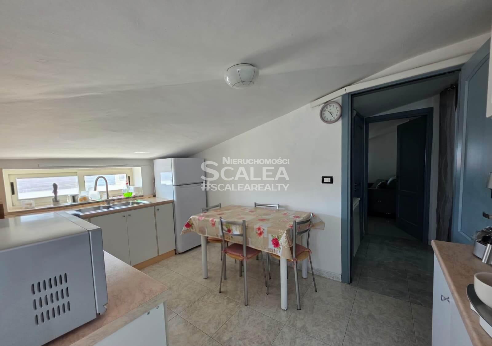 Dom szeregowy o powierzchni prawie 160 metrów kwadratowych w centrum miasta Scalea