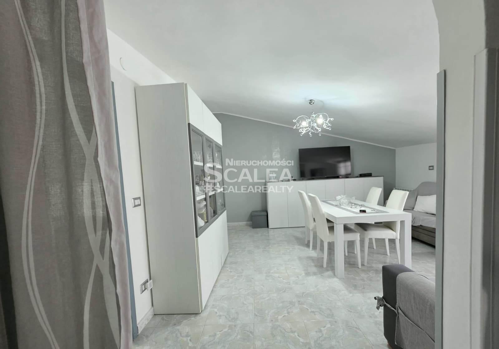 Dom szeregowy o powierzchni prawie 160 metrów kwadratowych w centrum miasta Scalea