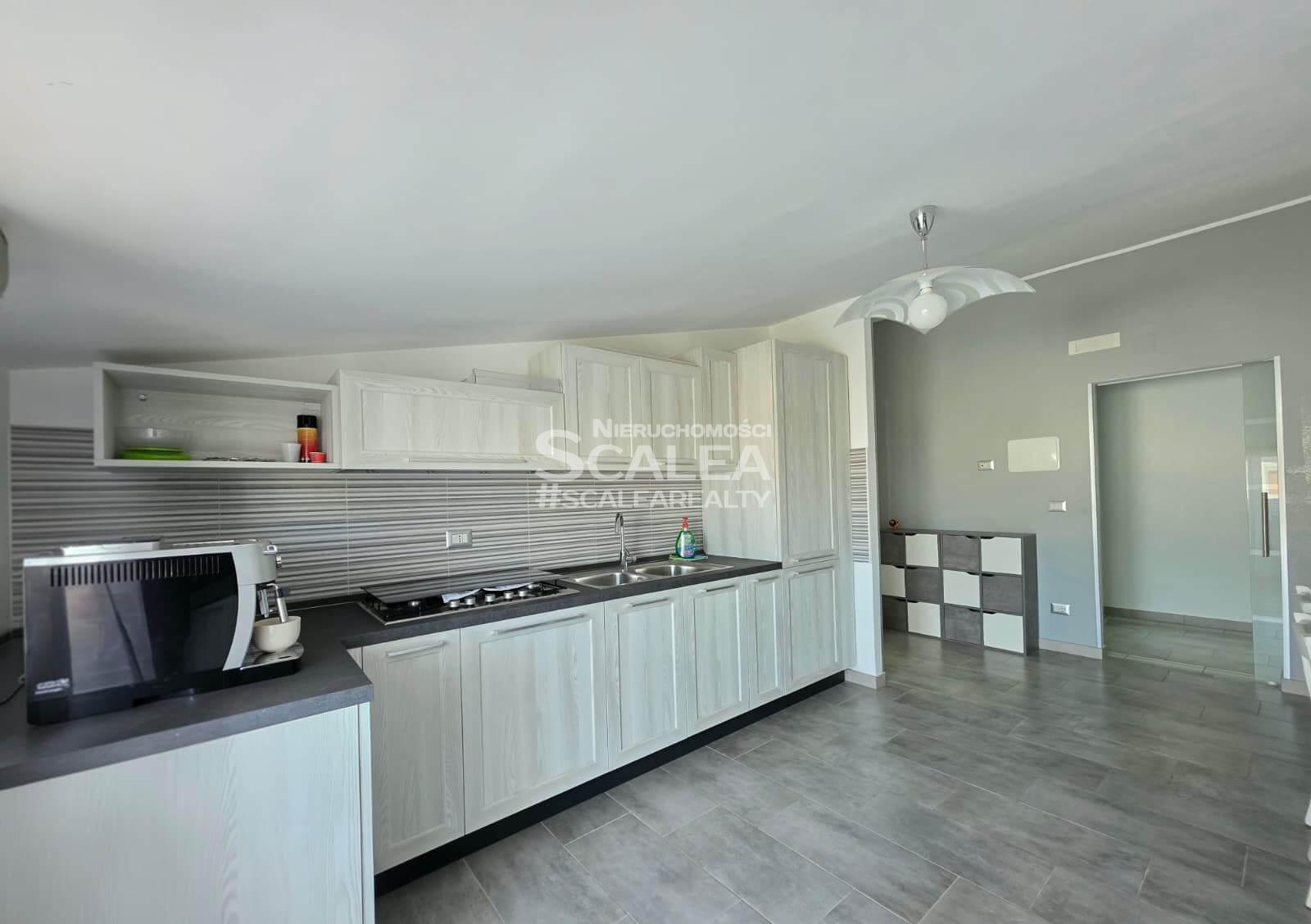 Dom szeregowy o powierzchni prawie 160 metrów kwadratowych w centrum miasta Scalea