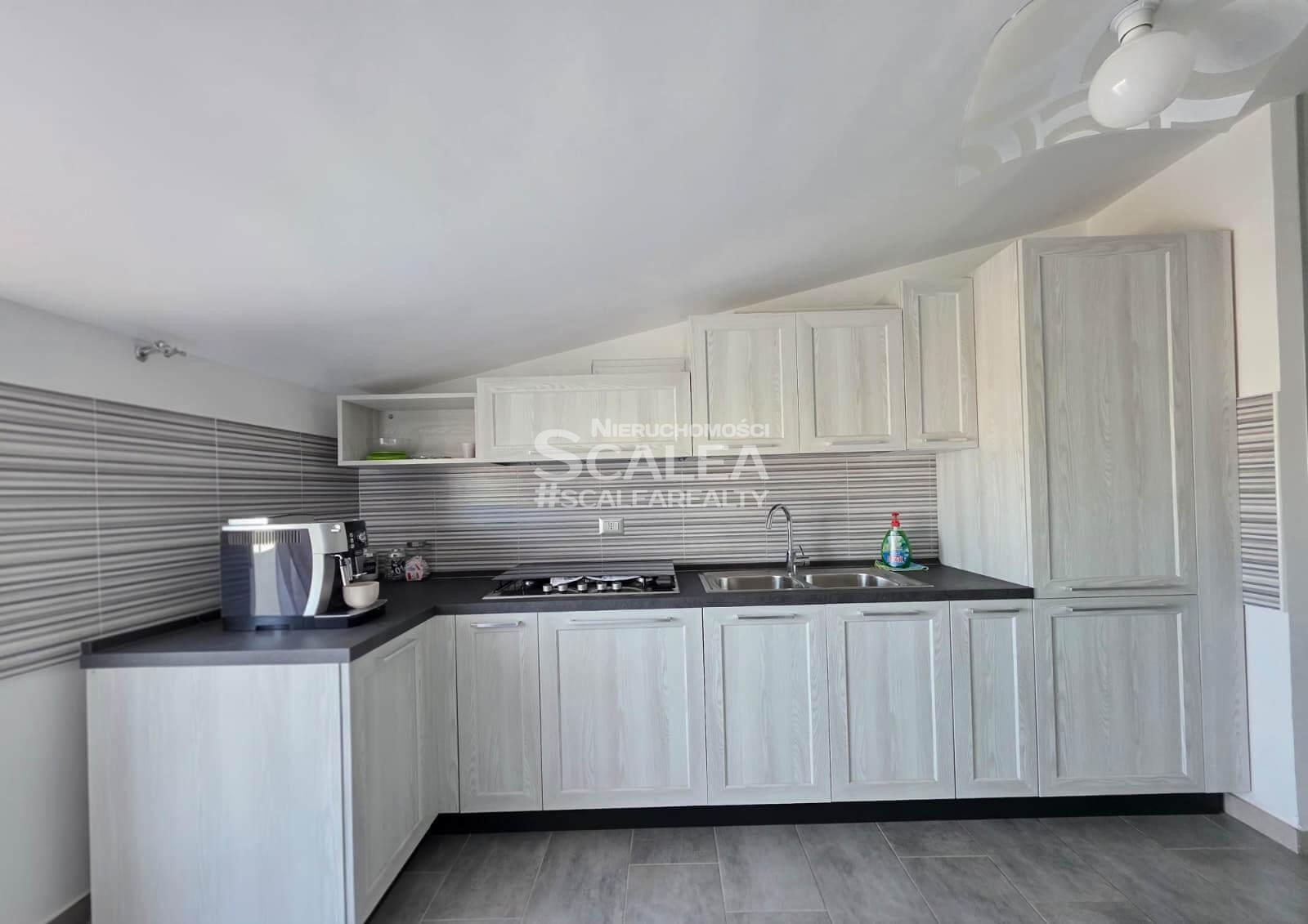 Dom szeregowy o powierzchni prawie 160 metrów kwadratowych w centrum miasta Scalea