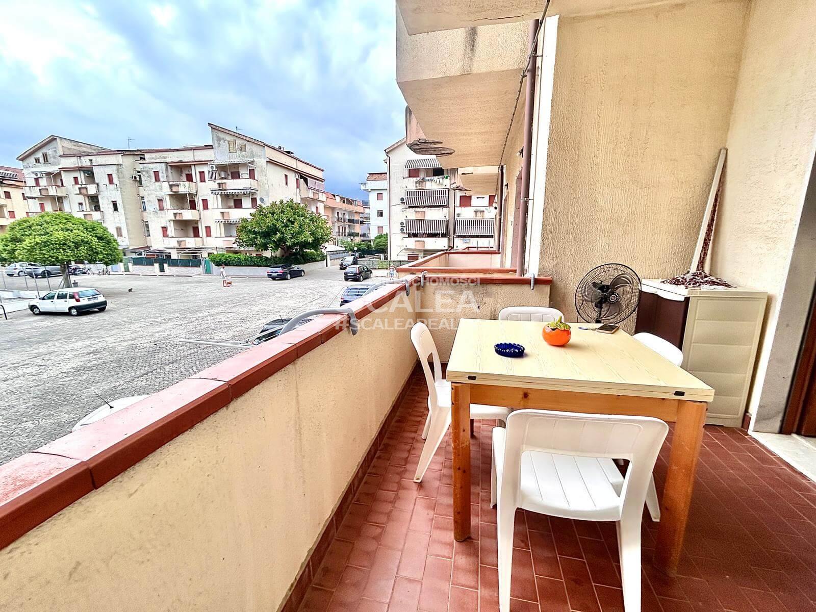 Trzypokojowe mieszkanie o powierzchni 55 metrów kwadratowych w atrakcyjnej cenie w Scalea