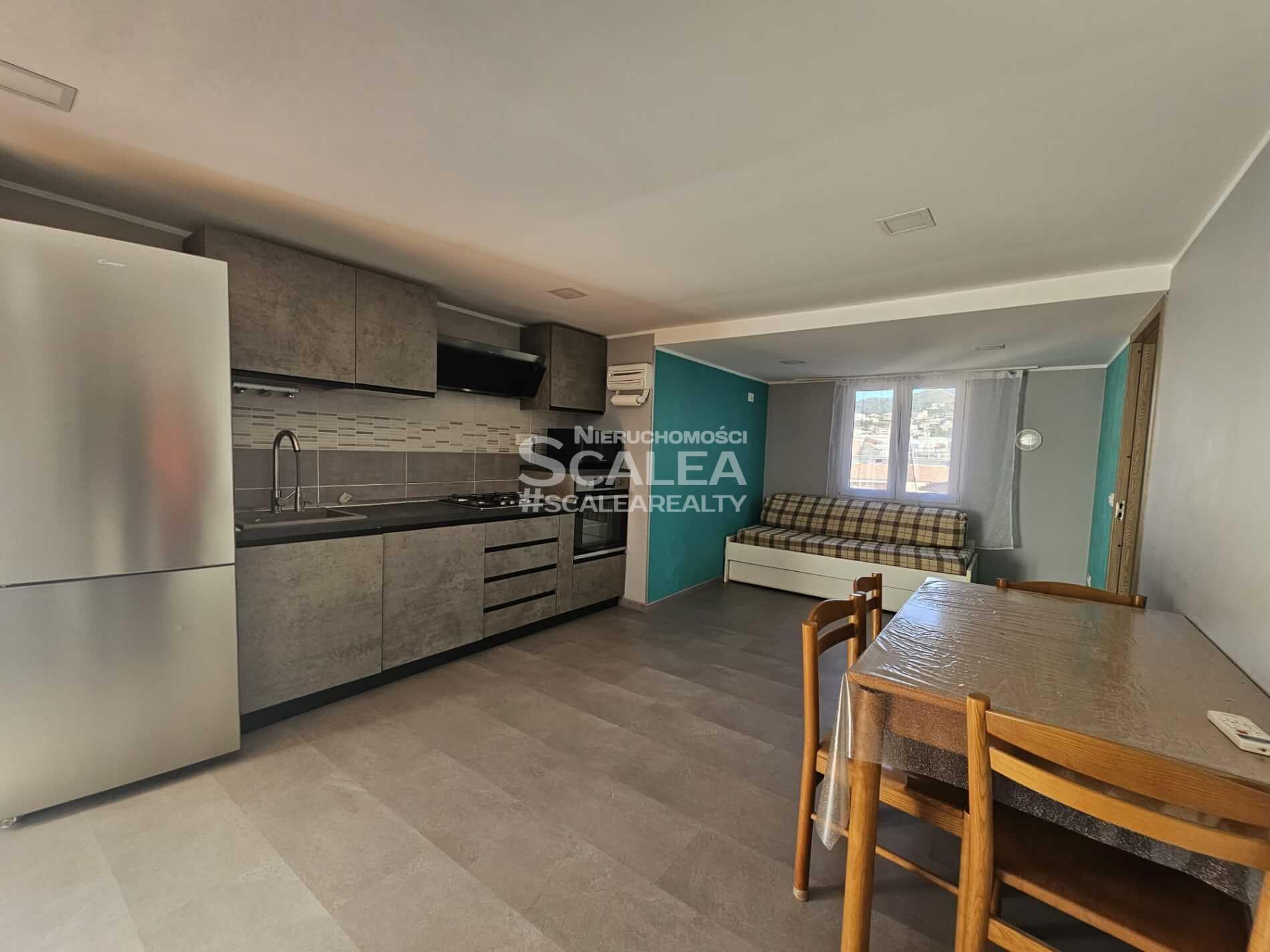 Scalea, luksusowy budynek z odnowionym apartamentem na 5 piętrze